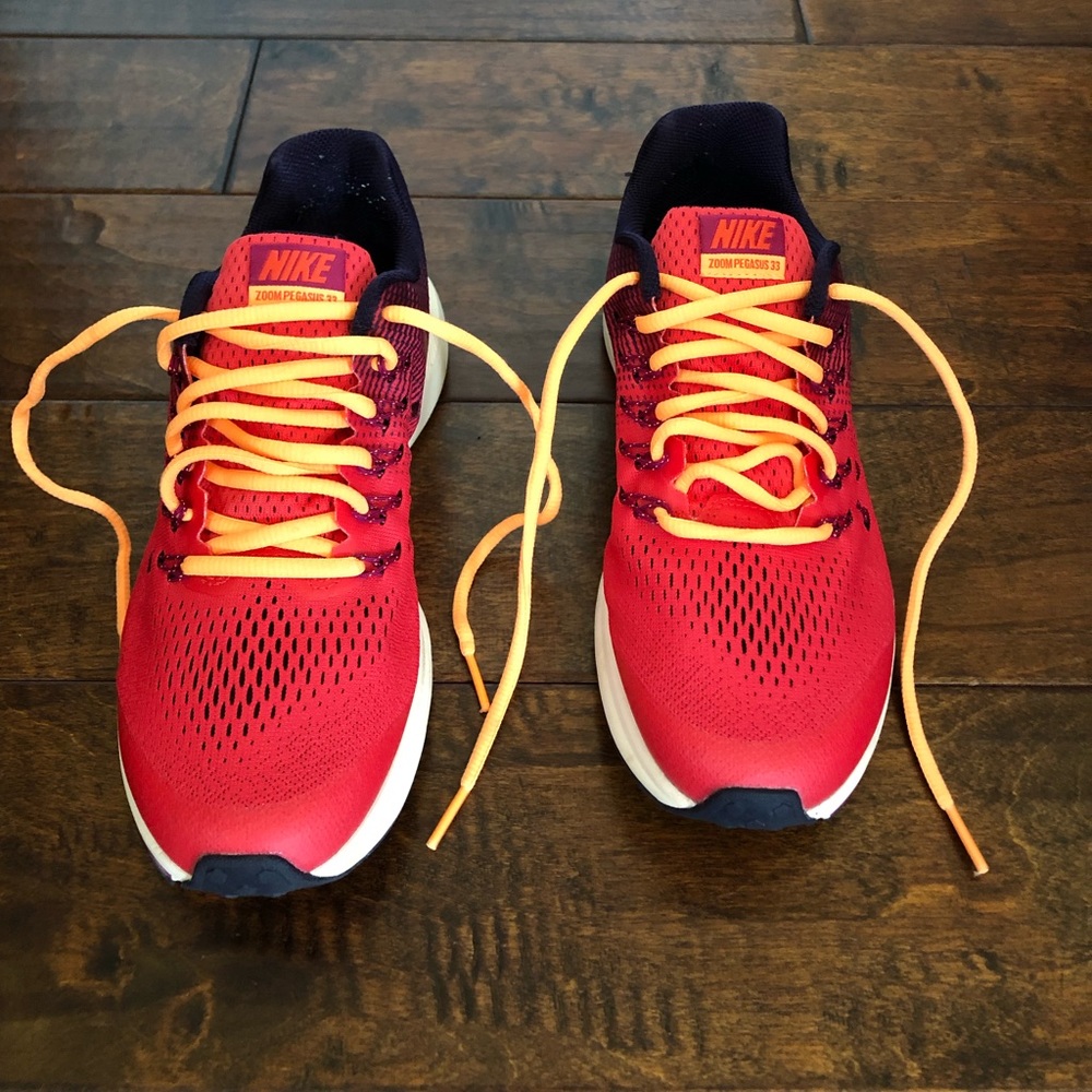 Nike Zoom Pegasus 33 running sneakers